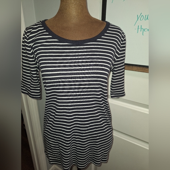 Women's Striped Black and White Top - Picture 2 of 6